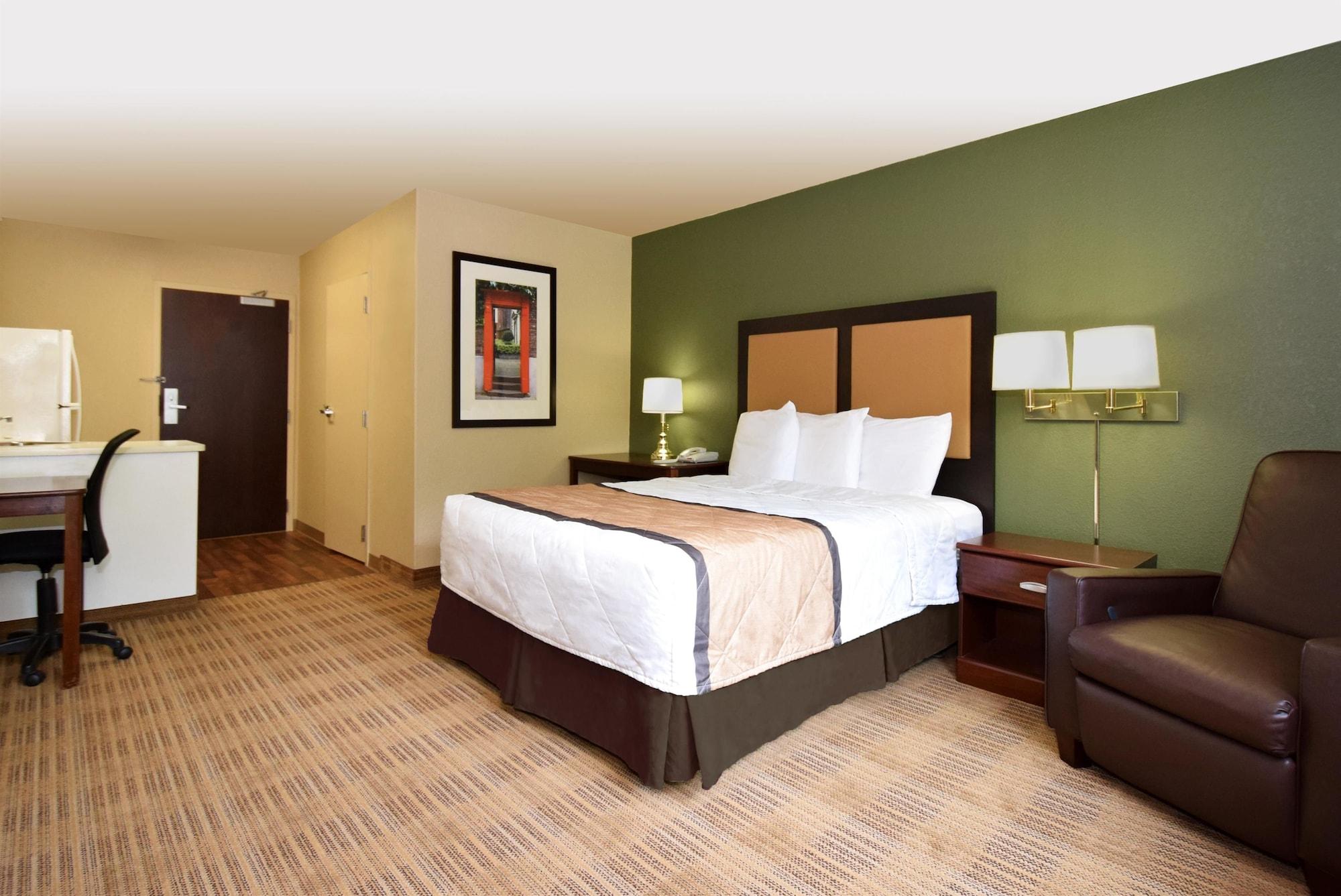 Extended America - Angeles - Woodland Hills Hotel 2*