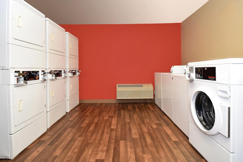 Extended America - Angeles - Woodland Hills