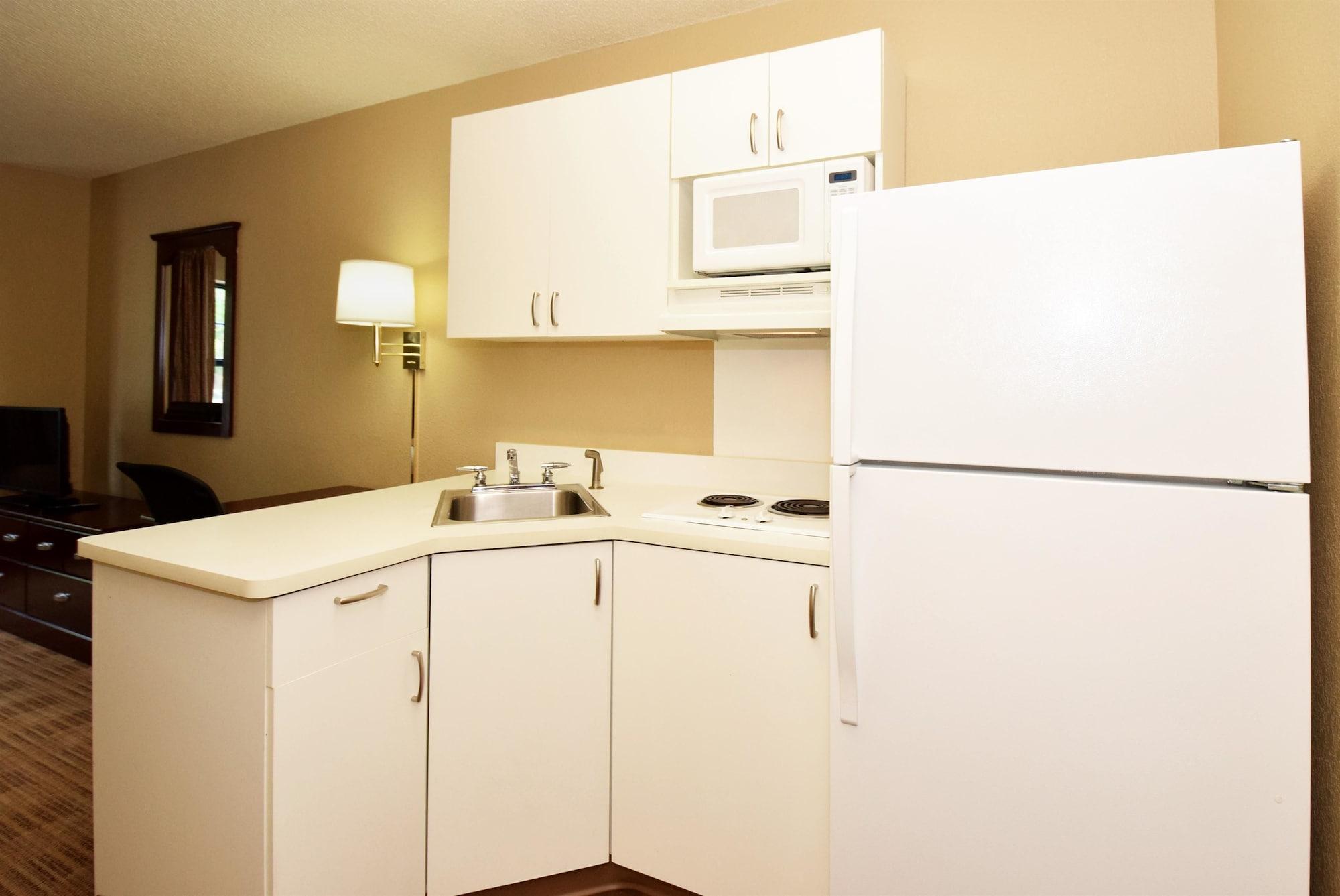 Extended America - Angeles - Woodland Hills Hotel 2*