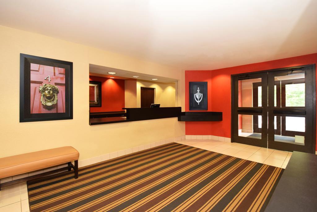 Extended America - Angeles - Woodland Hills Los Angeles